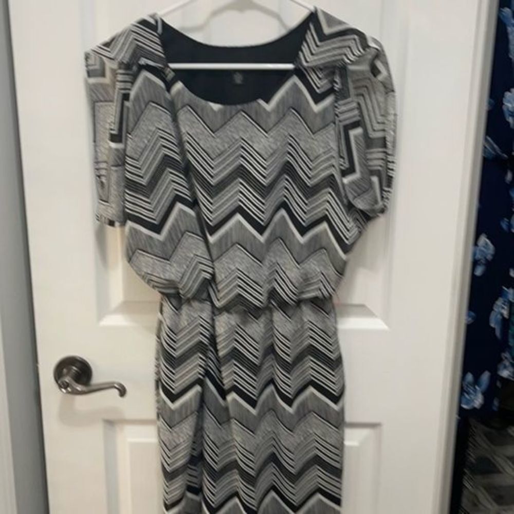 CITY triangles elastic waist dress Small
